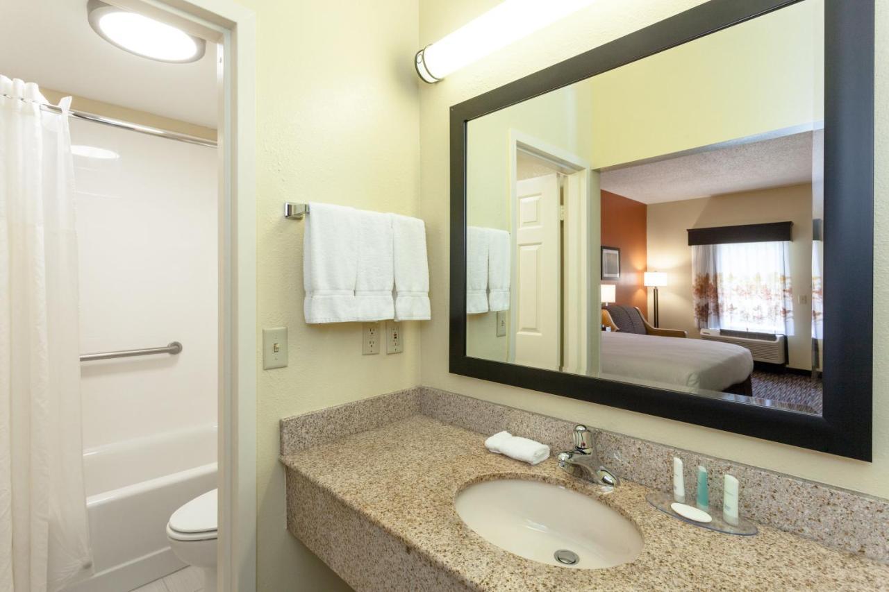 Clarion Biltmore Village Inn